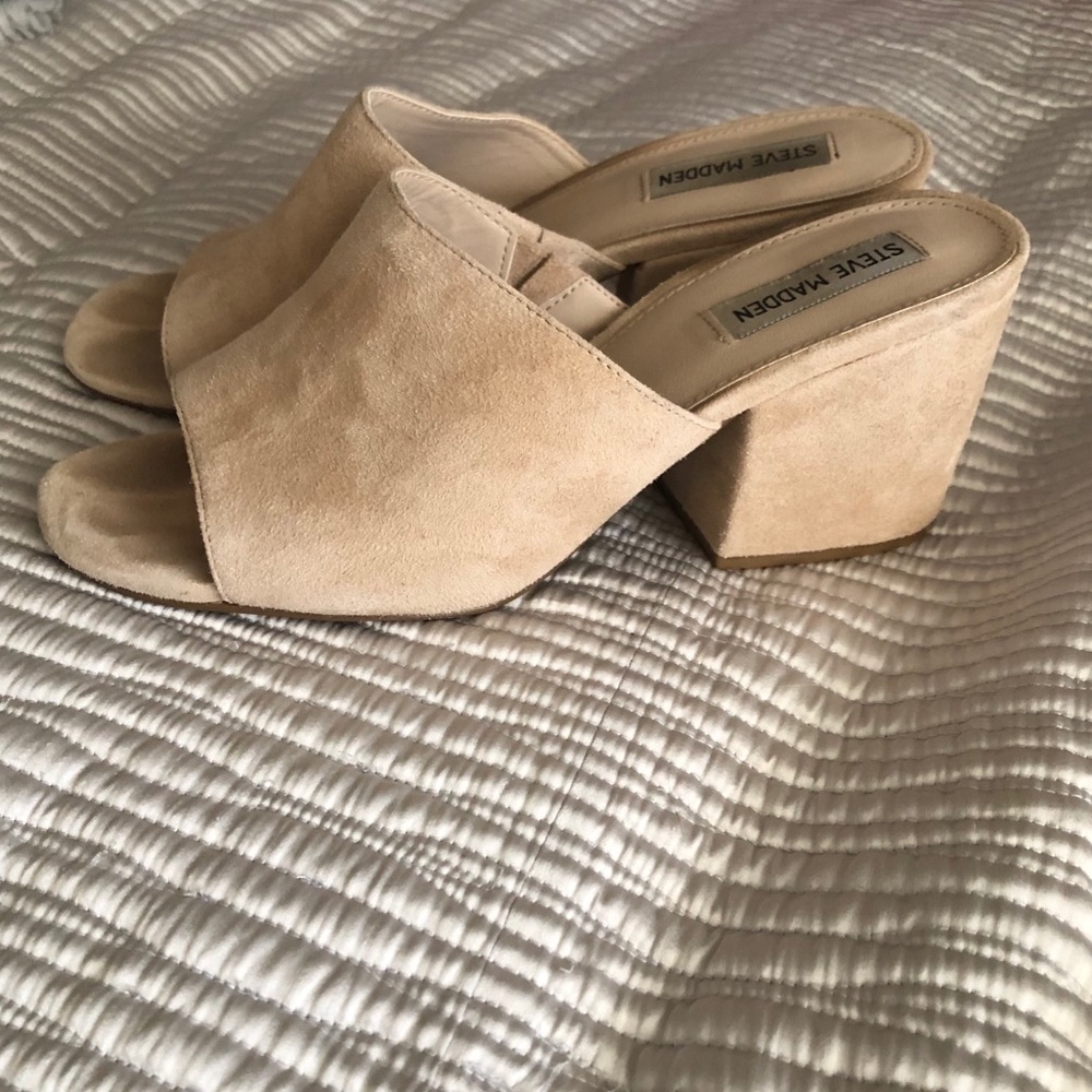 Steve Madden Cream Mules - 9